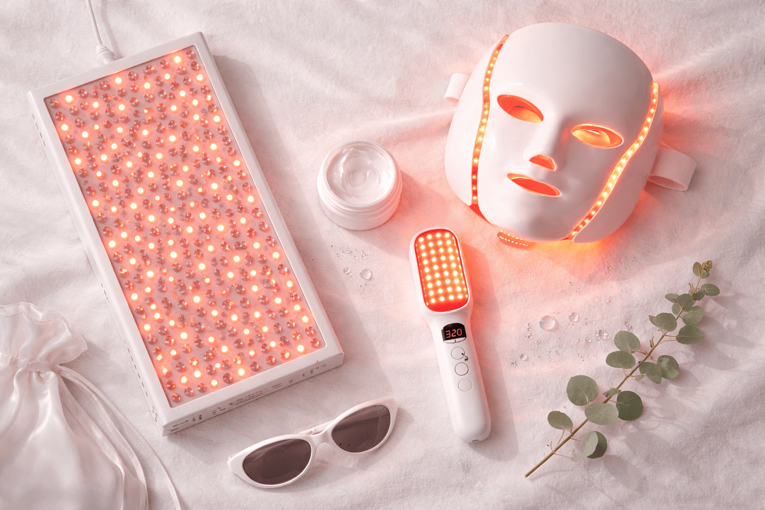 Red light therapy panels and devices with warm amber glow